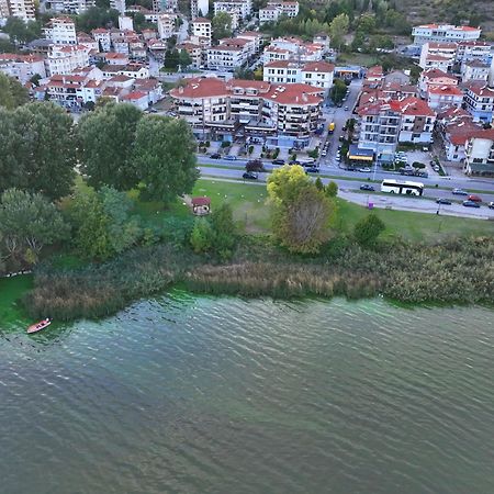 Swan Lake Front Apartment Kastoria Ngoại thất bức ảnh